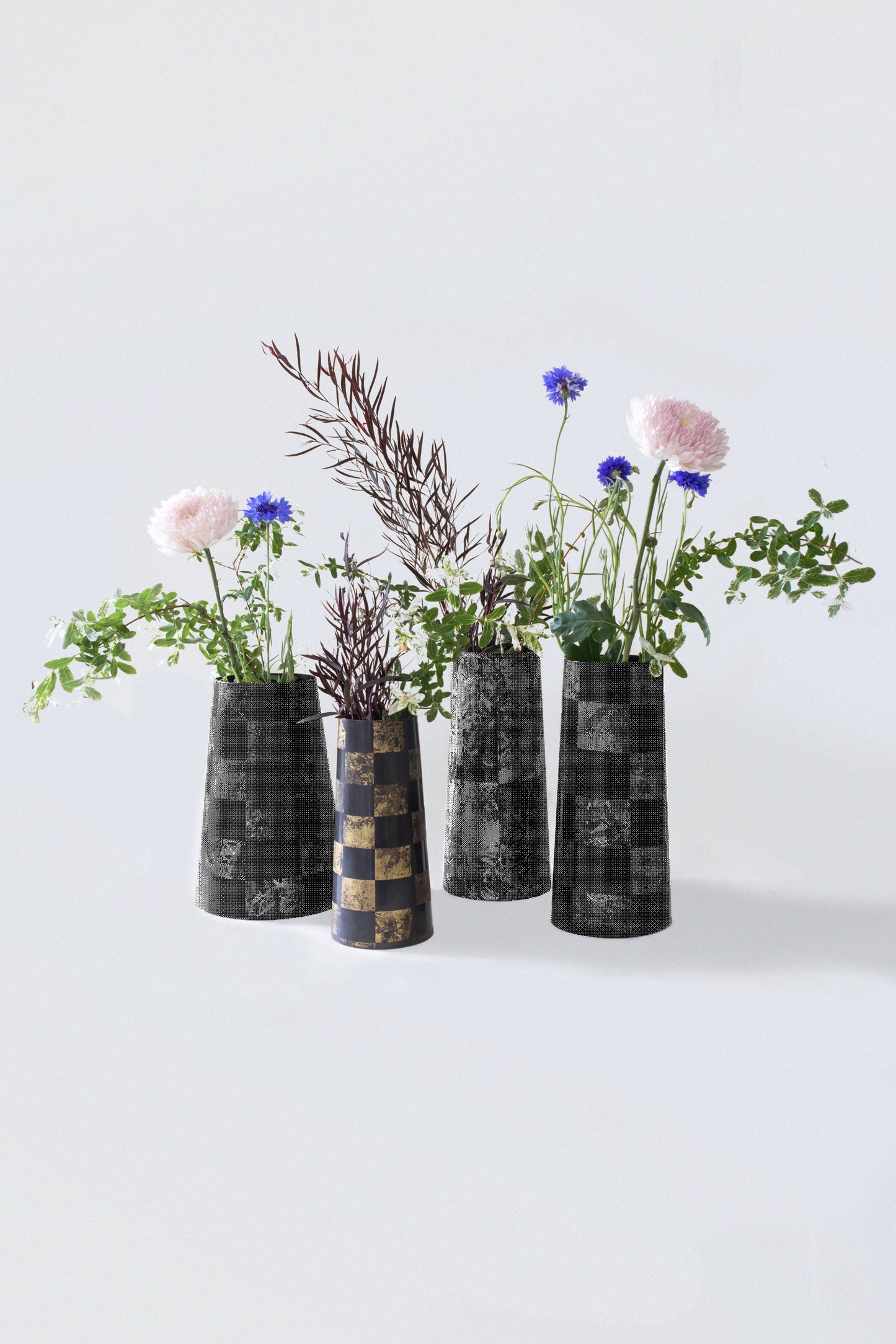 Willow Vase Short - Checkered
