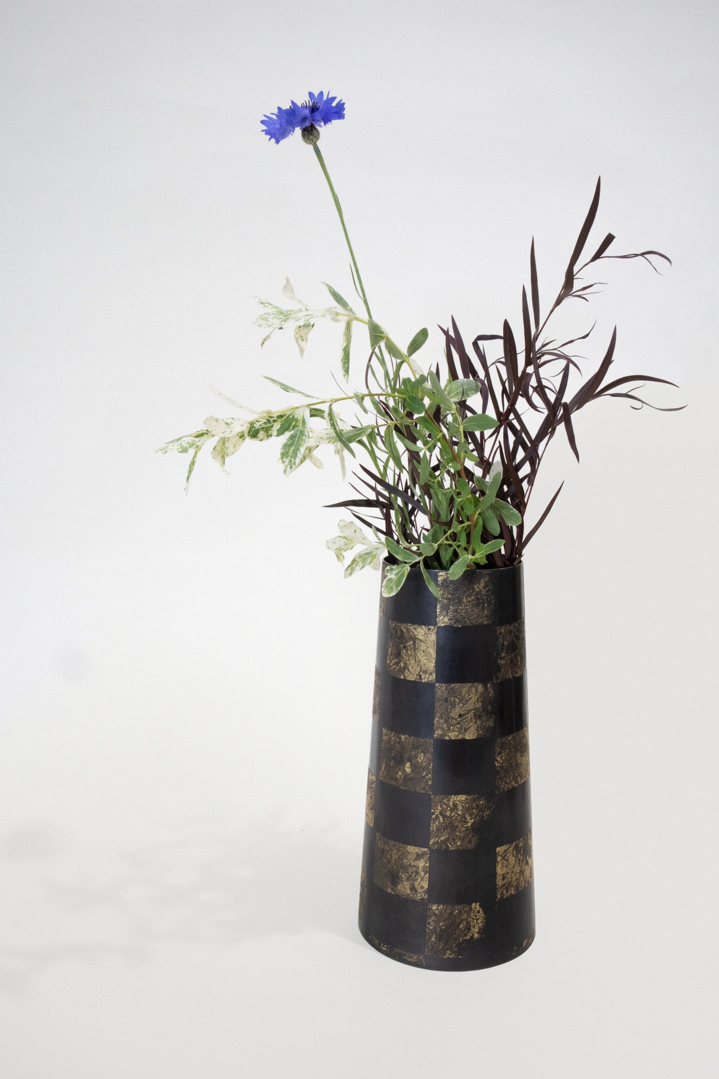 Willow Vase Short - Checkered