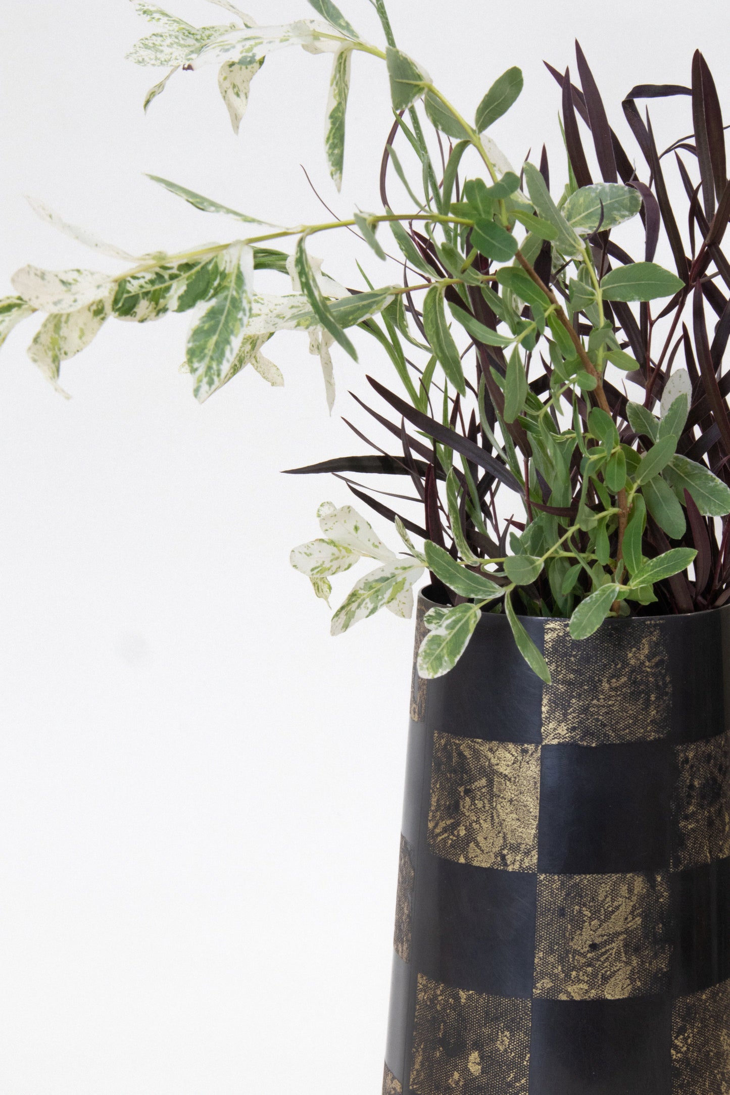 Willow Vase Wide - Checkered