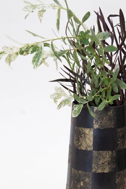 Willow Vase Short - Checkered